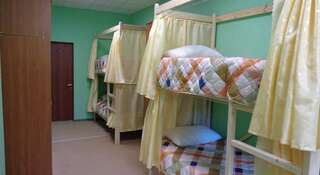 Гостиница Новый Хостел Сочи Сочи Нижнее спальное место на двухъярусной кровати в общем номере для женщин с 4 кроватями-4