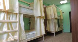 Гостиница Новый Хостел Сочи Сочи Нижнее спальное место на двухъярусной кровати в общем номере для мужчин с 4 кроватями-4
