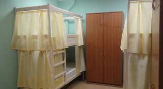 Гостиница Новый Хостел Сочи Сочи Нижнее спальное место на двухъярусной кровати в общем номере для женщин с 6 кроватями-3